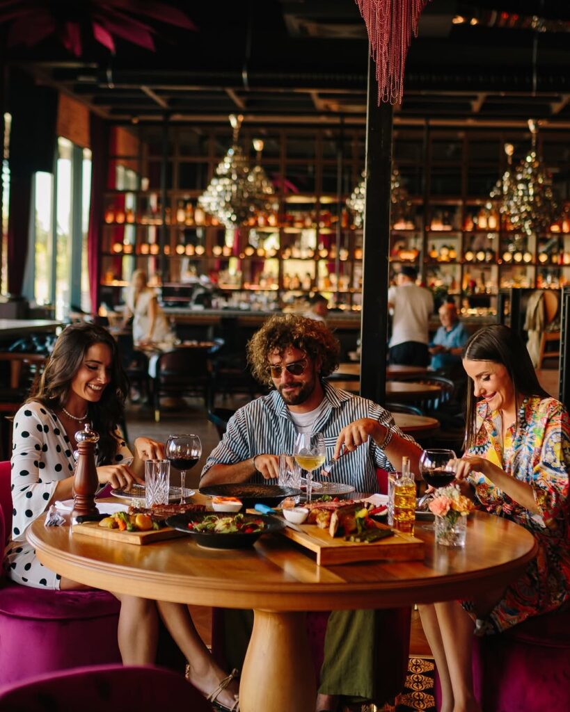 CESARICA Steakhouse & Lounge