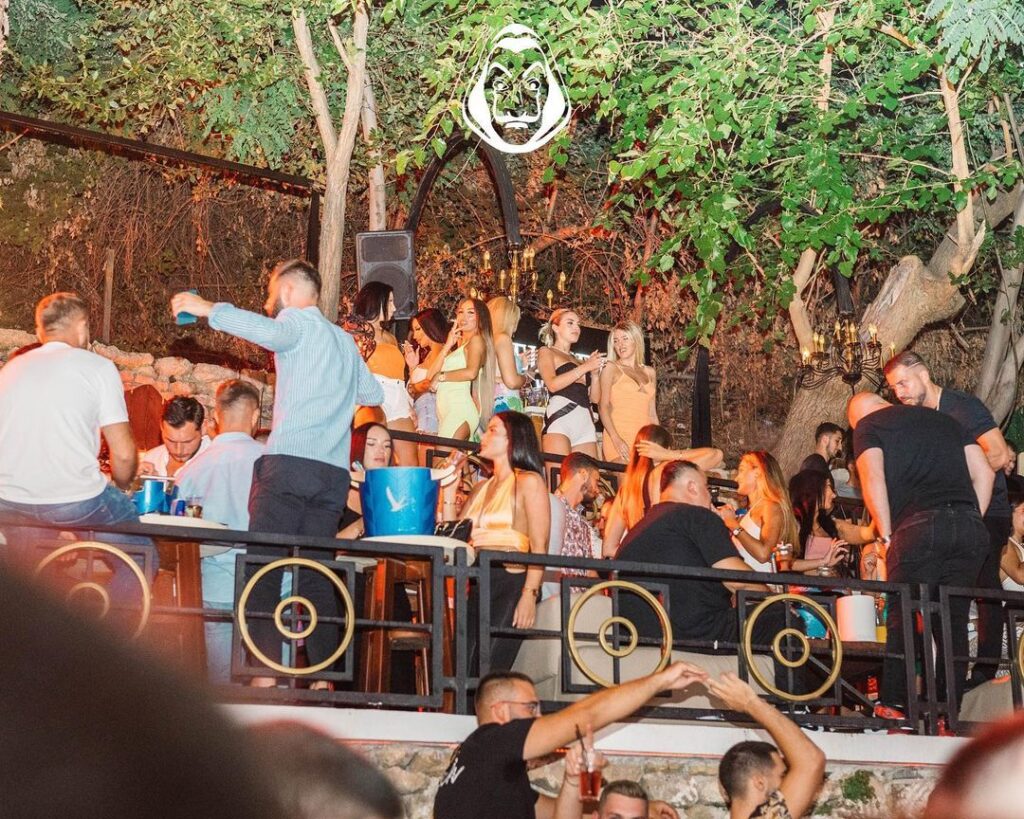 CASA DE PAPEL Open Bar