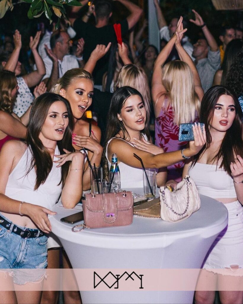 DOJMI Gradska Kafana