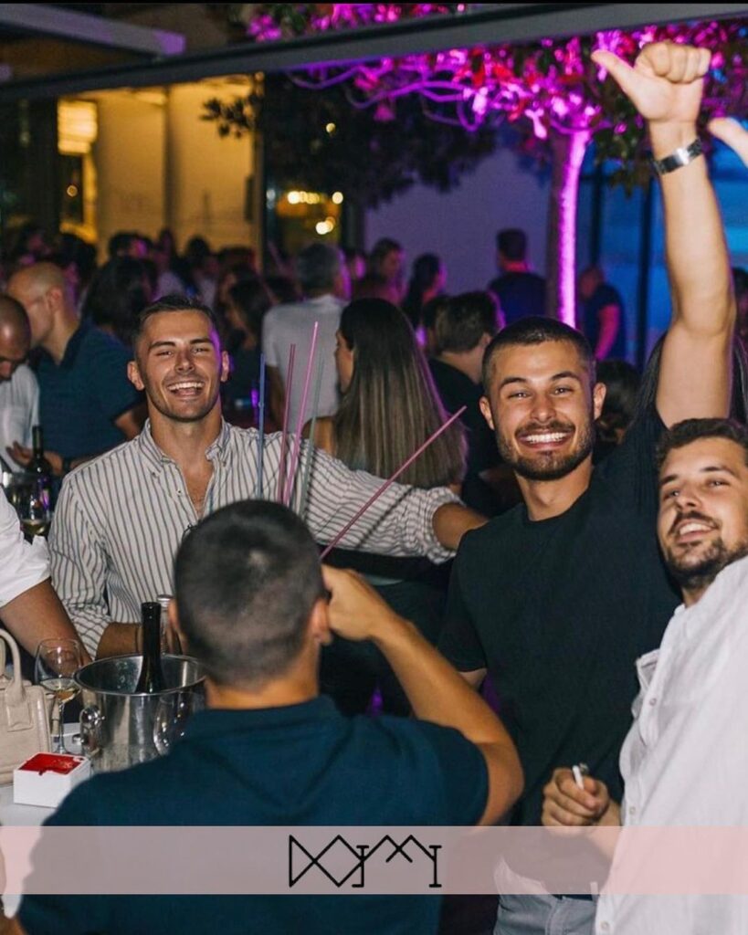 DOJMI Gradska Kafana