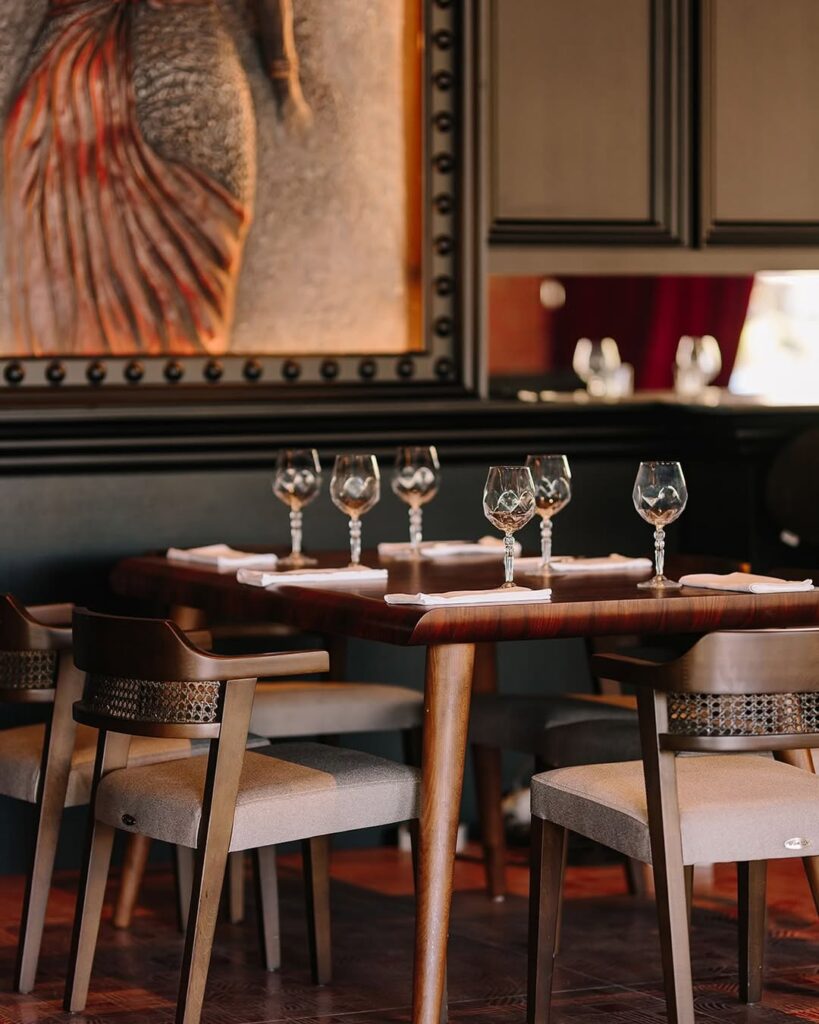 CESARICA Steakhouse & Lounge