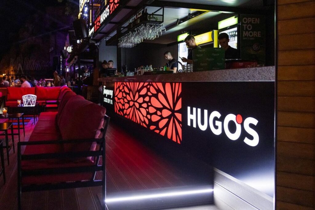 HUGOS Open Bar