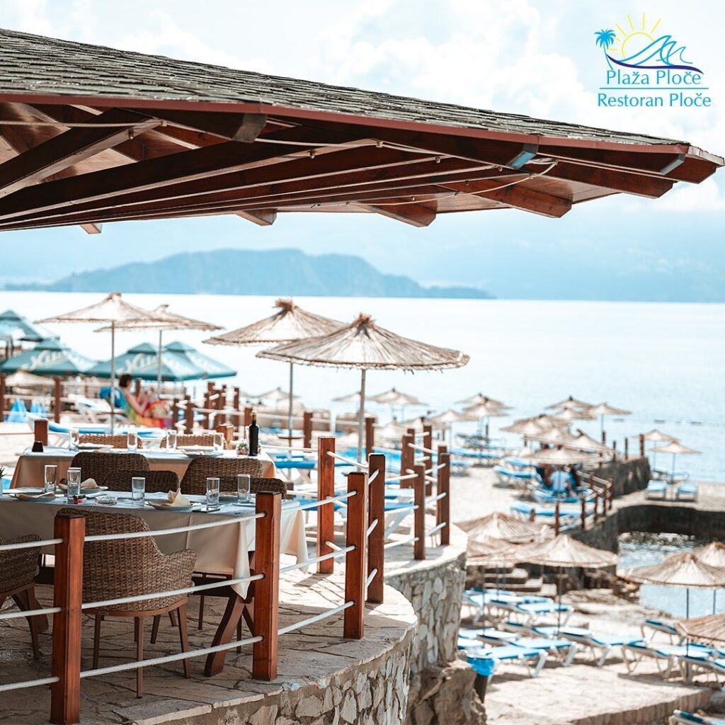 PLOČE Beach Bar & Restaurant